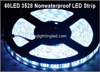 CINA 5M 60Leds/M 3528 SMD Bianco Flessibile Lampade a Nastro LED Lampade per la Decorazione delle Feste fornitore